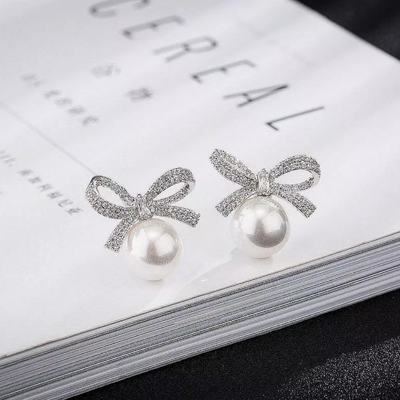Elegant Micro Cubic Zirconia Bowknot Stud Earrings - Picture 2 of 4